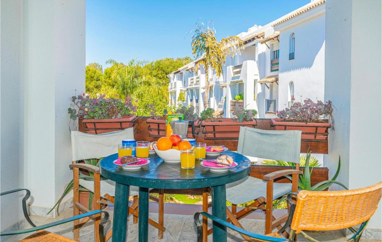 Lovely Apartment In Marbella With Kitchenette Экстерьер фото