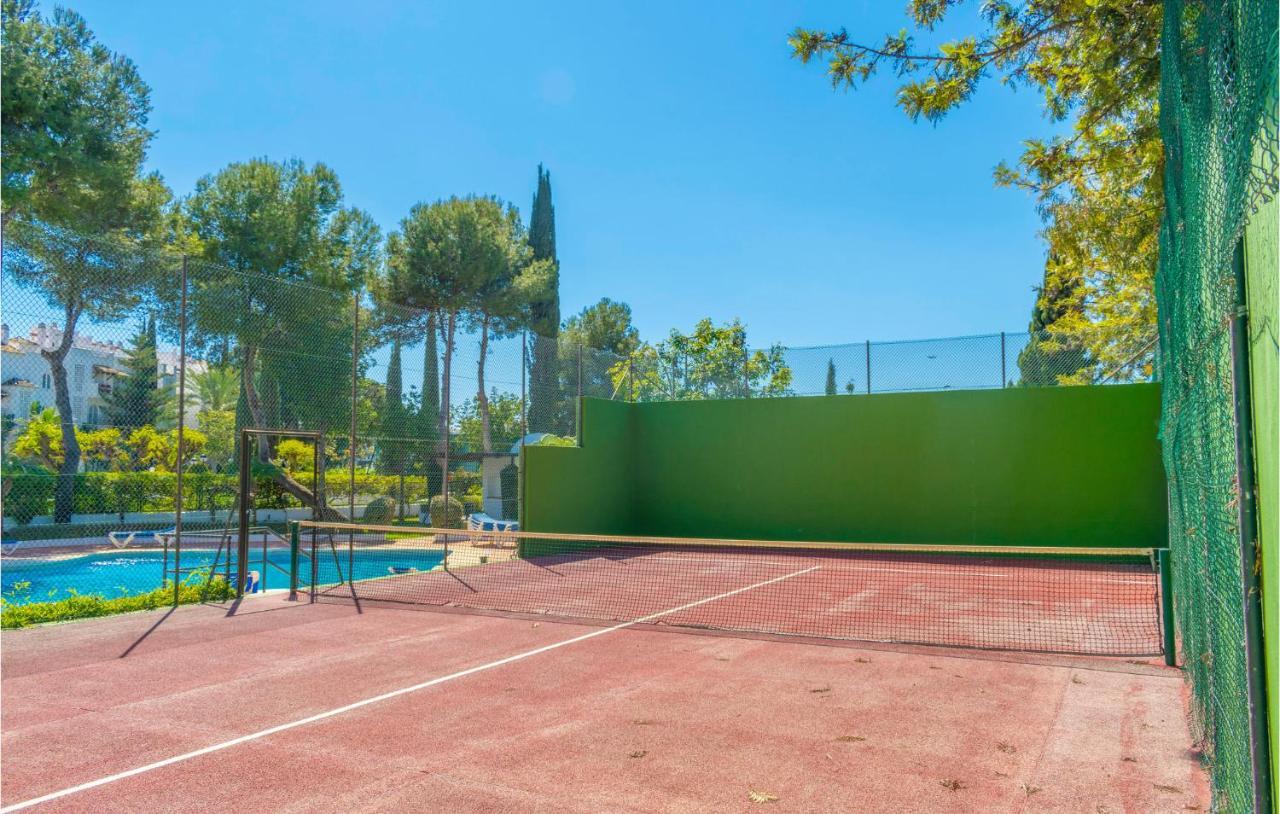 Lovely Apartment In Marbella With Kitchenette Экстерьер фото