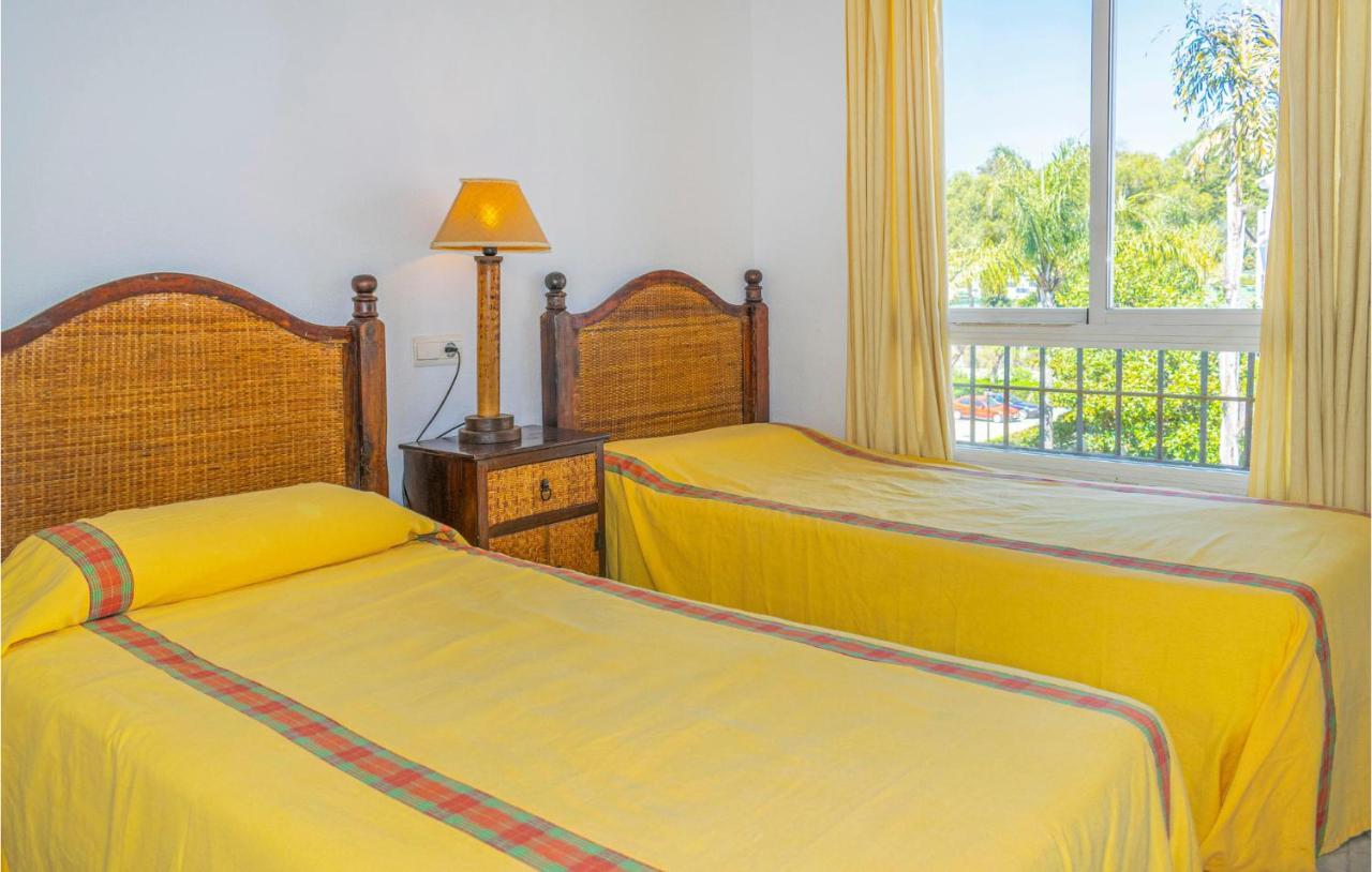 Lovely Apartment In Marbella With Kitchenette Экстерьер фото
