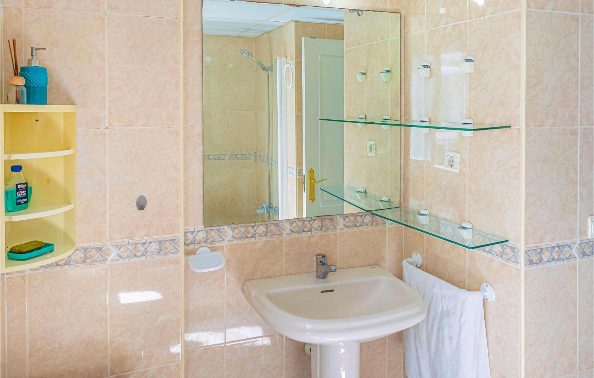 Lovely Apartment In Marbella With Kitchenette Экстерьер фото